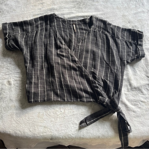 Free People Black and White Checkered Short Sleeve Heavy Knit Wrap Top with Tie - Picture 1 of 16